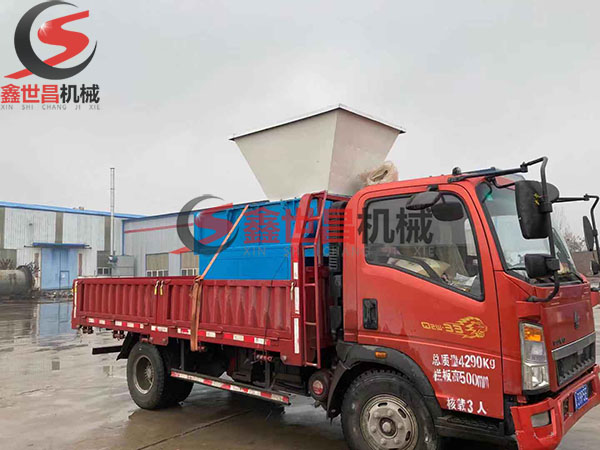 貴州單軸撕碎機裝車完畢，發貨