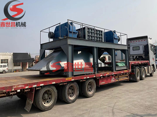 1600型雙軸撕碎機新疆發貨實況