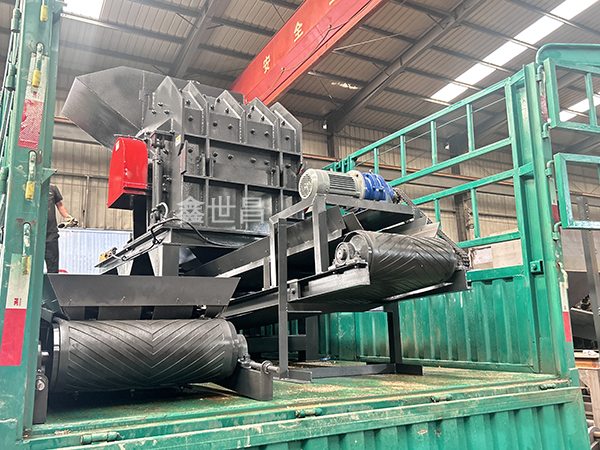 1000型破碎機發往河北